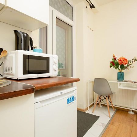 Micro Apartment Miaczynska By Noclegi Renters Varsó Kültér fotó