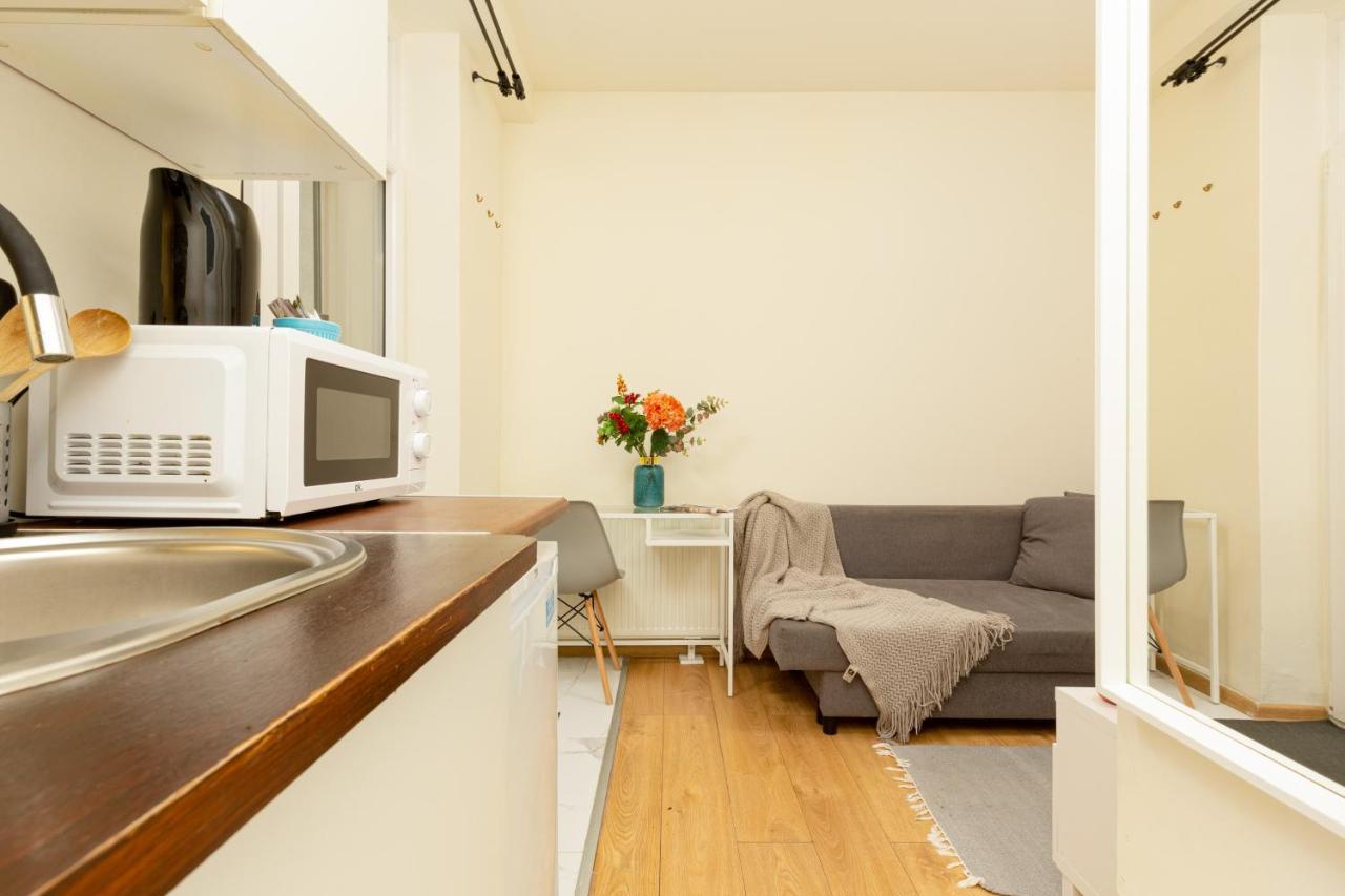 Micro Apartment Miaczynska By Noclegi Renters Varsó Kültér fotó
