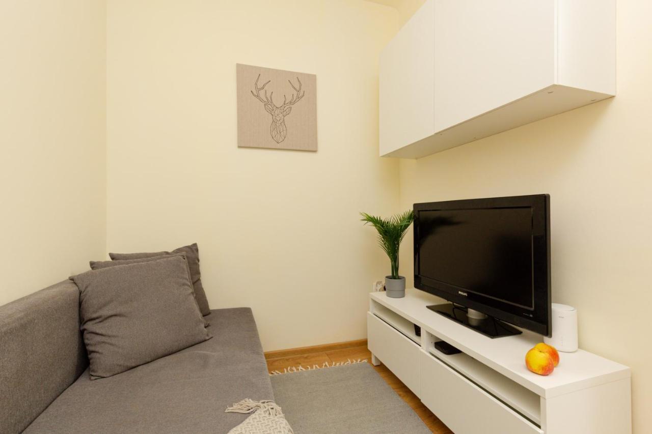 Micro Apartment Miaczynska By Noclegi Renters Varsó Kültér fotó